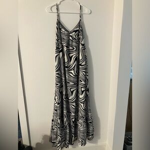 By Egreis Celeste Tiered Maxi Dress Black and White Swirl Print Women’s Small